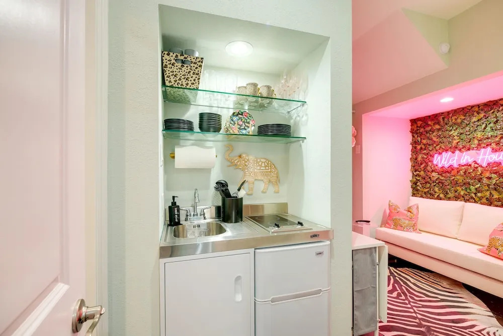 Houston Vacation Rental ~ 1 Mi to Downtown!