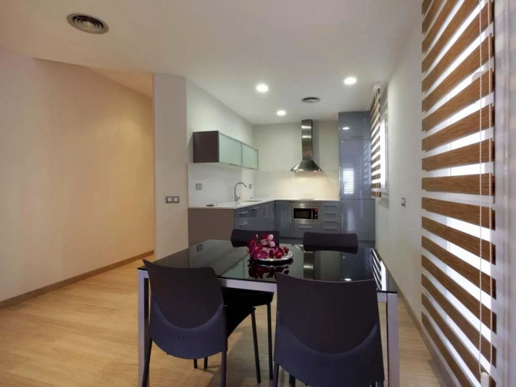 Fisa Rentals Gran Via Apartments