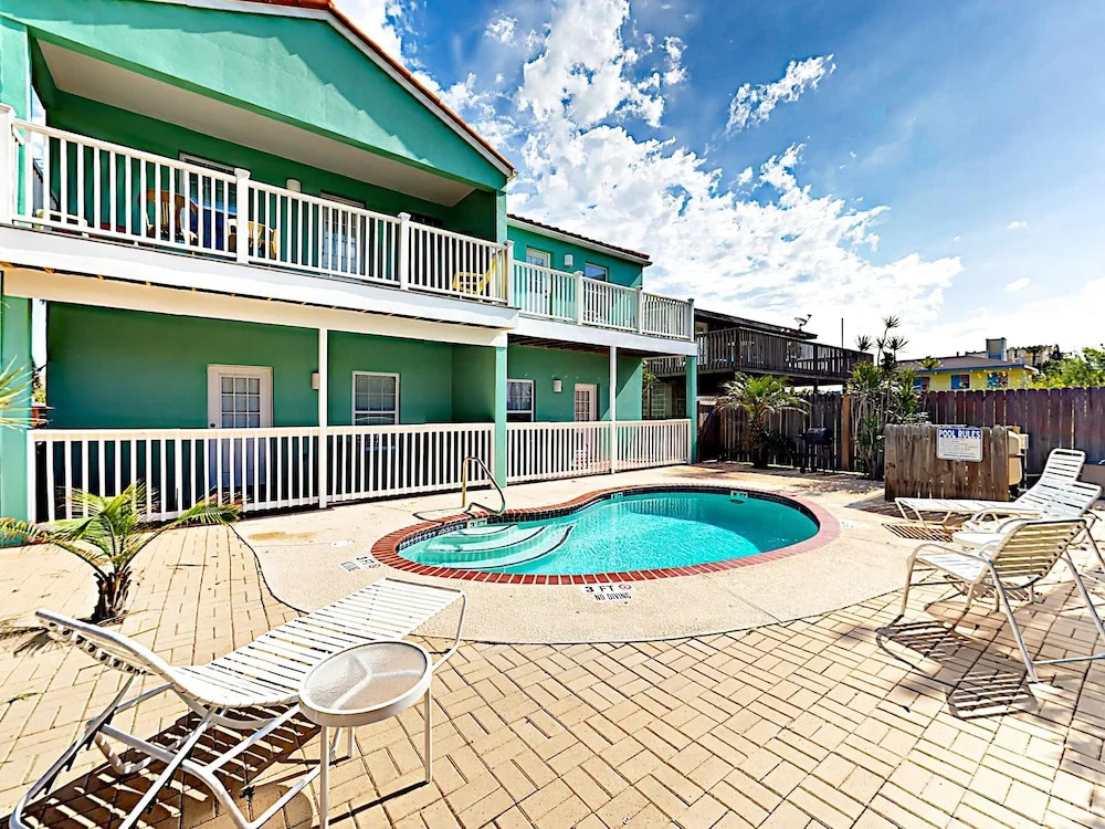 110 E Marlin Condo - 2 Br condo by RedAwning