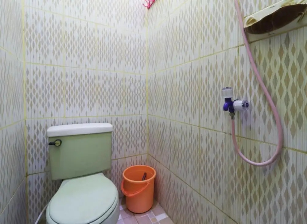 Surabaya Jaya Hotel near Soekarno Hatta Airport Redpartner
