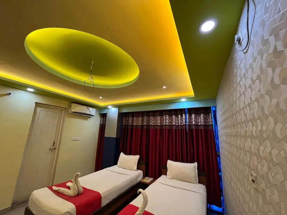 The Ritz By OYO Rooms