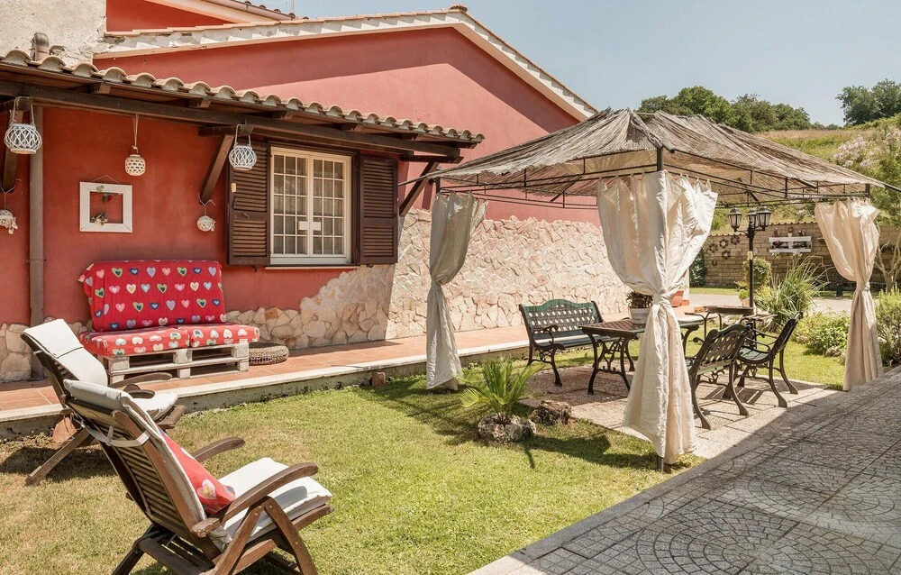 Stunning Home In Roma