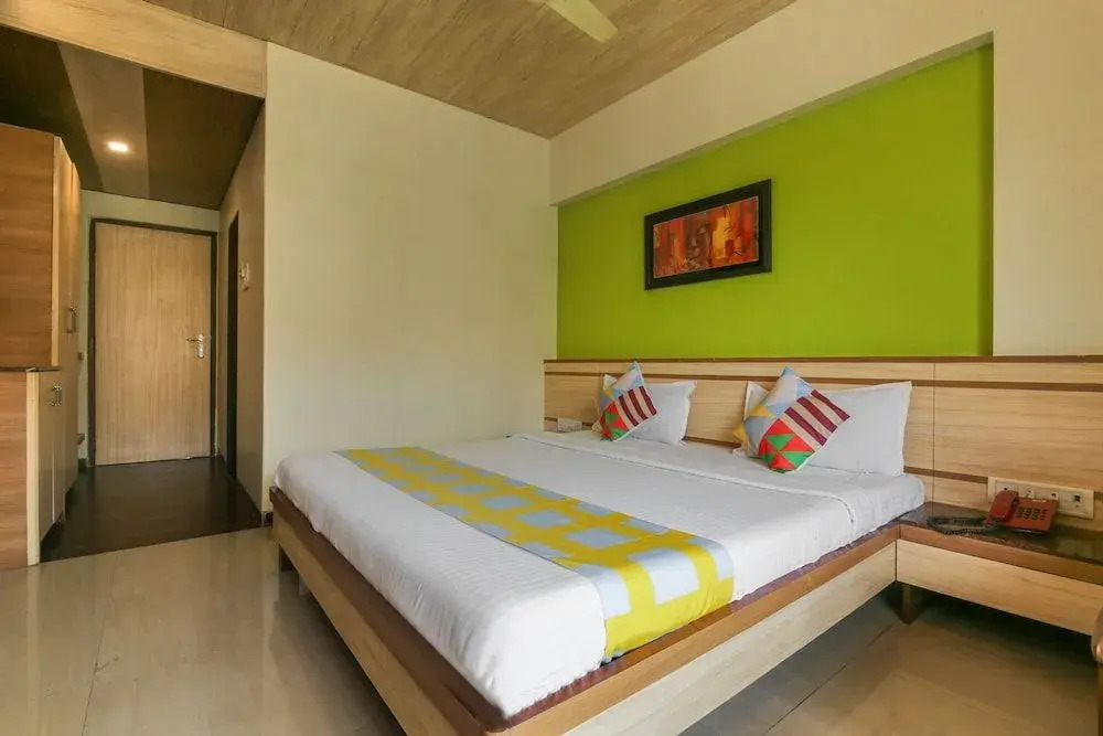 OYO Home 61748 Royal Stay Kalamboli