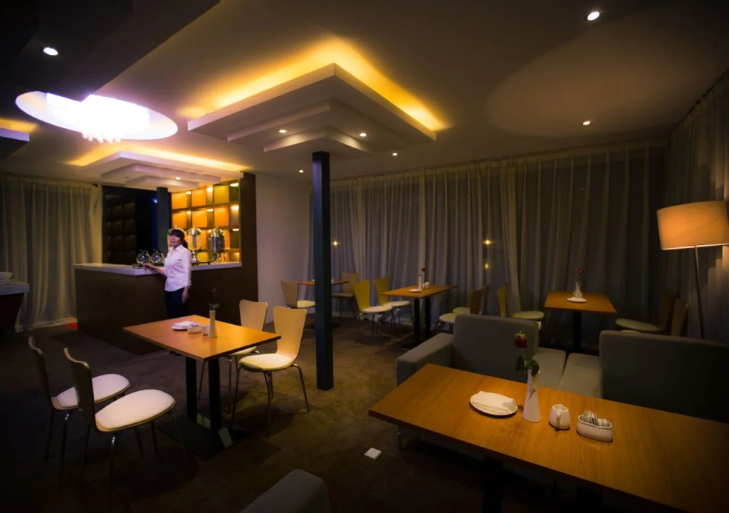 Qunming Shangping Hotel