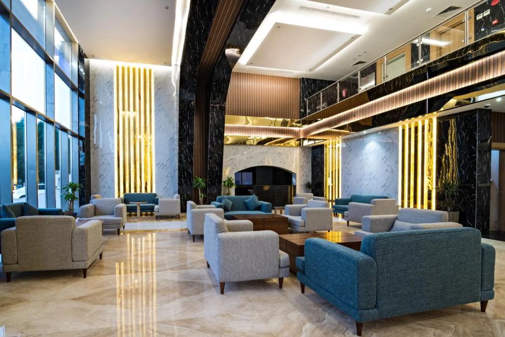 Mirnian Hotel