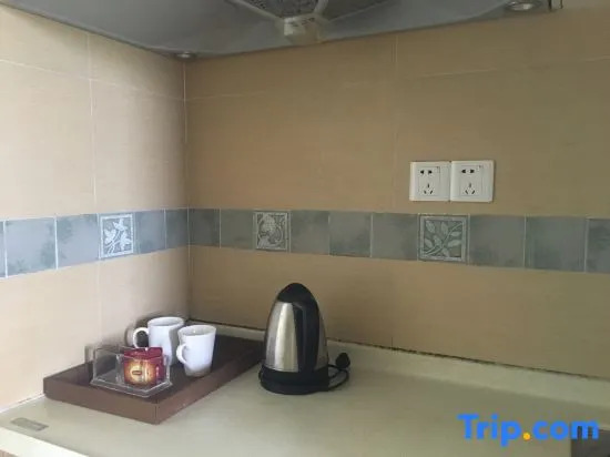 Yangjiang Hailing Island Poly Shili Yintan Fourth Quarter Holiday Apartment