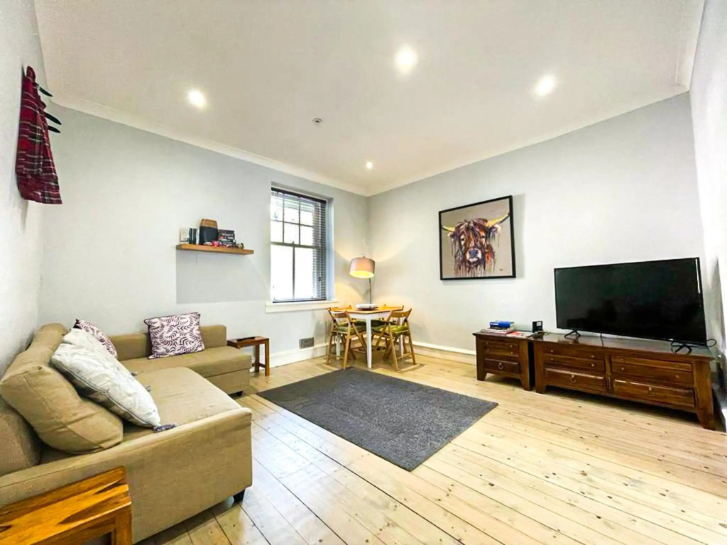 Stunning 2 Bed Apt Nr The Royal Mile & The Castle
