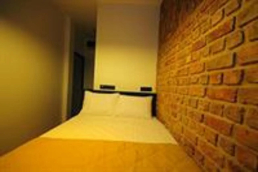Retropera Hotel