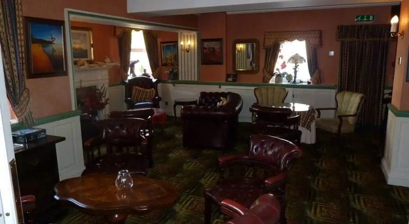 Quarterdeck Hotel