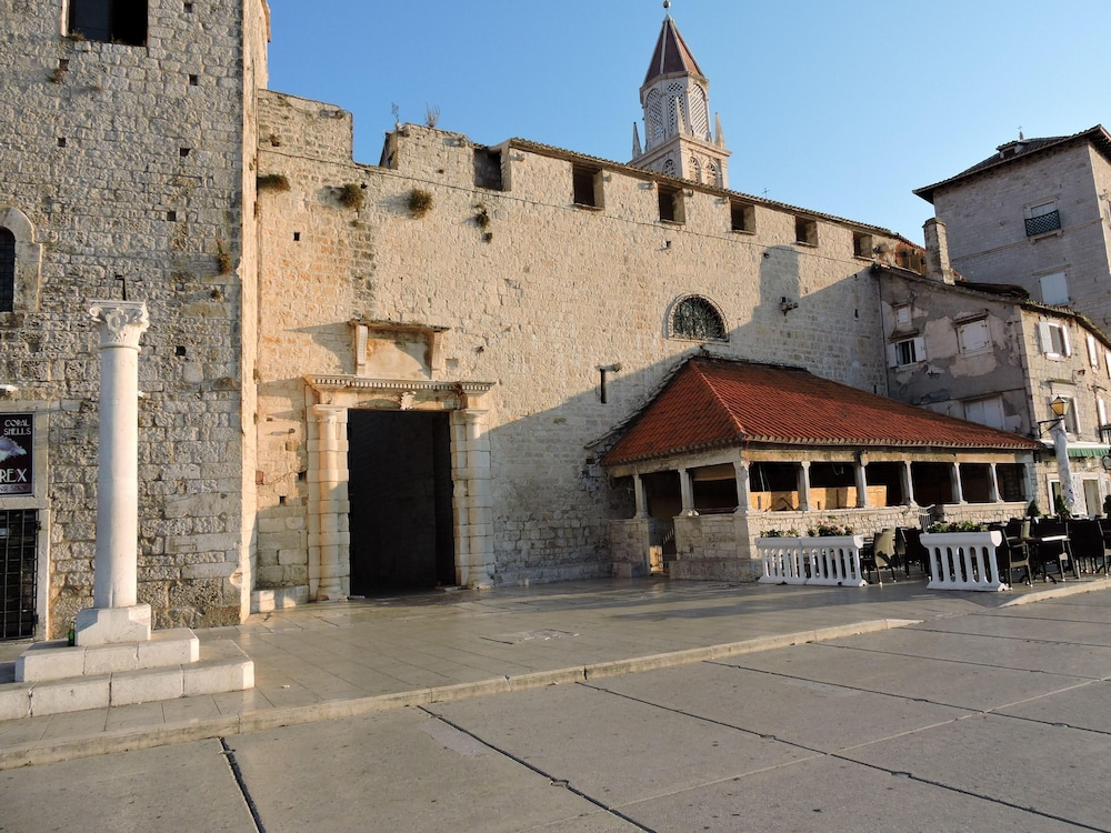 Villa-Meli