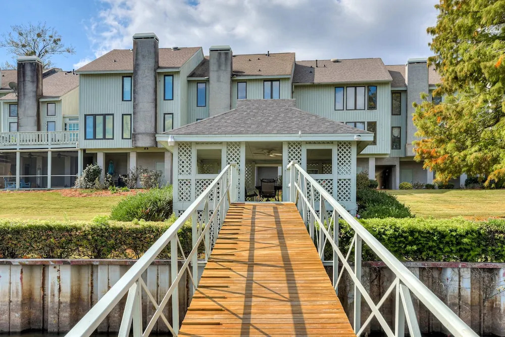 Beautiful 3BR Townhouse