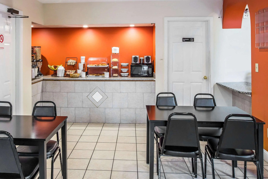 Rodeway Inn & Suites Carrollton