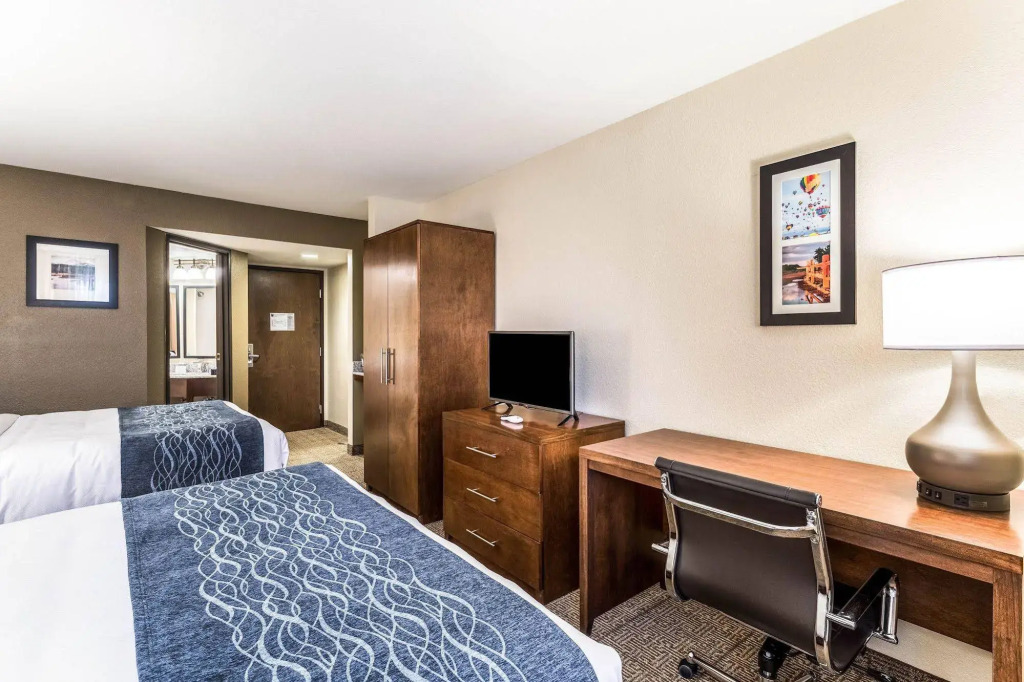 Baymont Inn & Suites