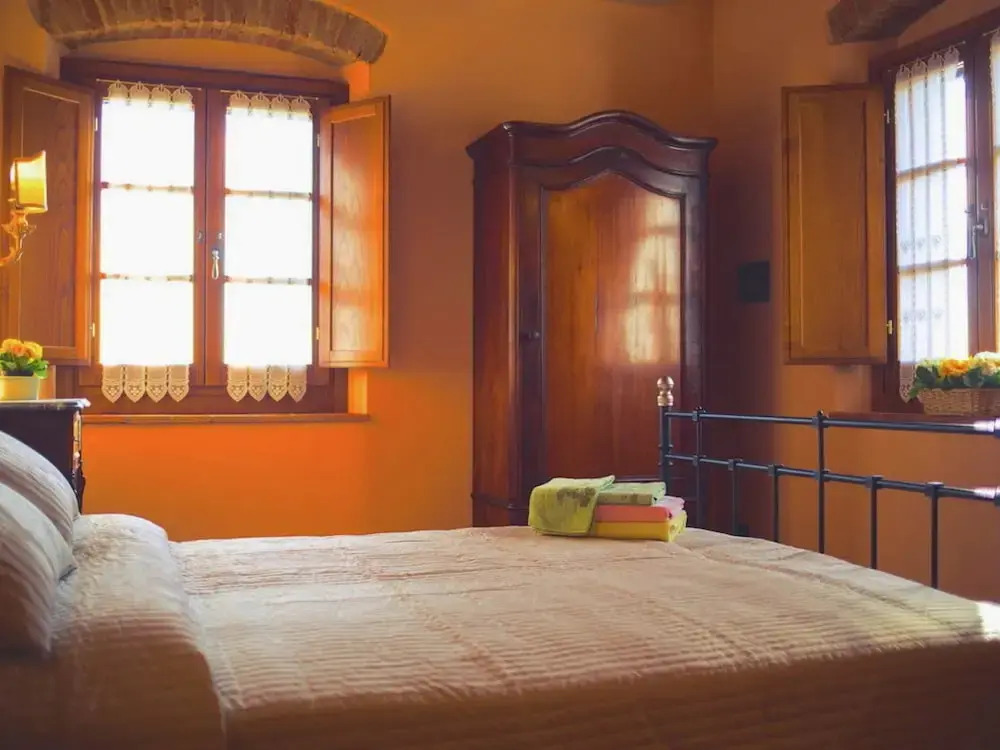 Villa in Cortona with Pool and Val di Chiana View