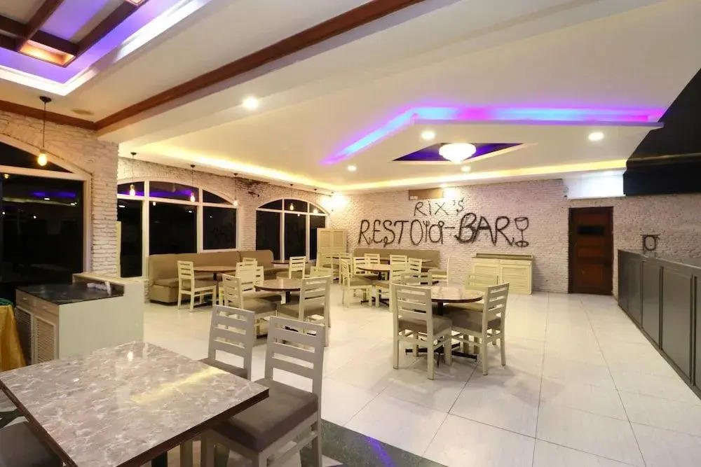 Oyo 30283 Rix'S Hotel And Resort