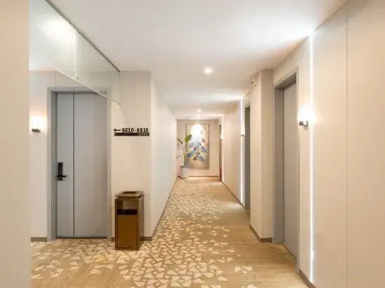 Xuanxi Hotel (Old Town Center Lijingmen Cross Street)