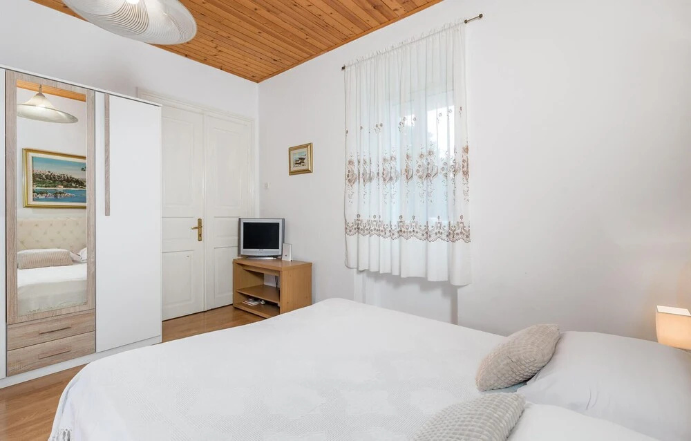 Beautiful Apartment in Omisalj With Wifi