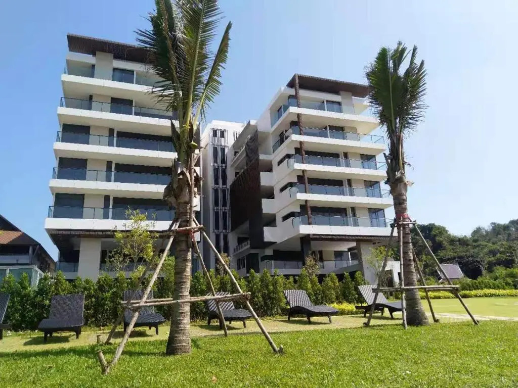 Beachfront Executive Studio