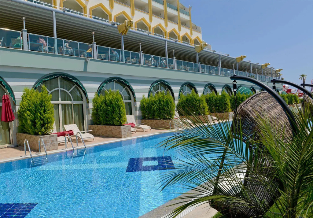 Delphin Imperial Lara