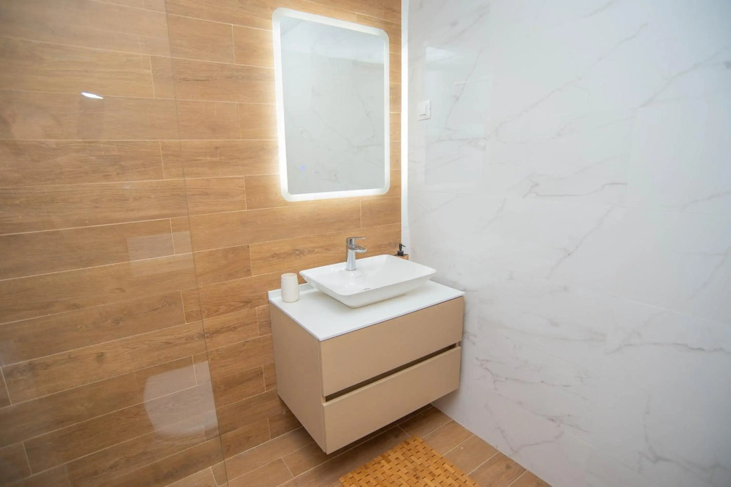 Stylish Two Bedroom Apartment at Ljubovic-Hill Park