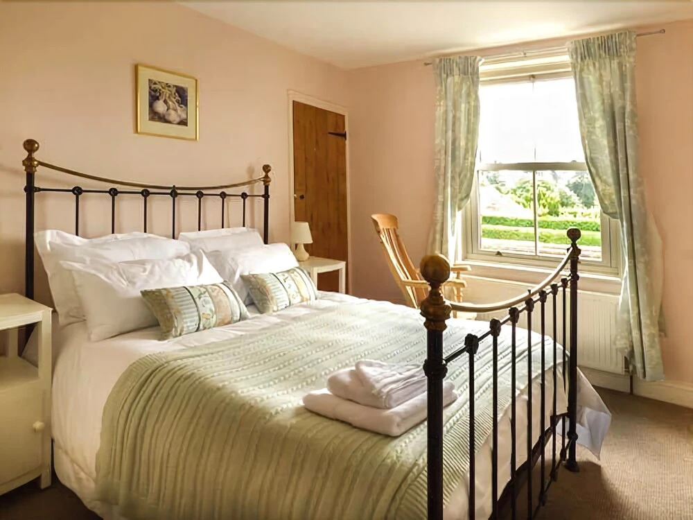 2 Carr Terrace