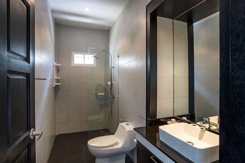 3BR Villa Marine with Private Pool, Waterfalls in NaiHarn Beach
