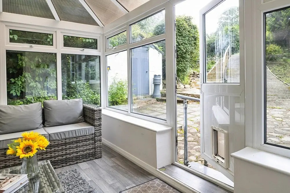 Cottage in Rowen by River & Pet-friendly Trails