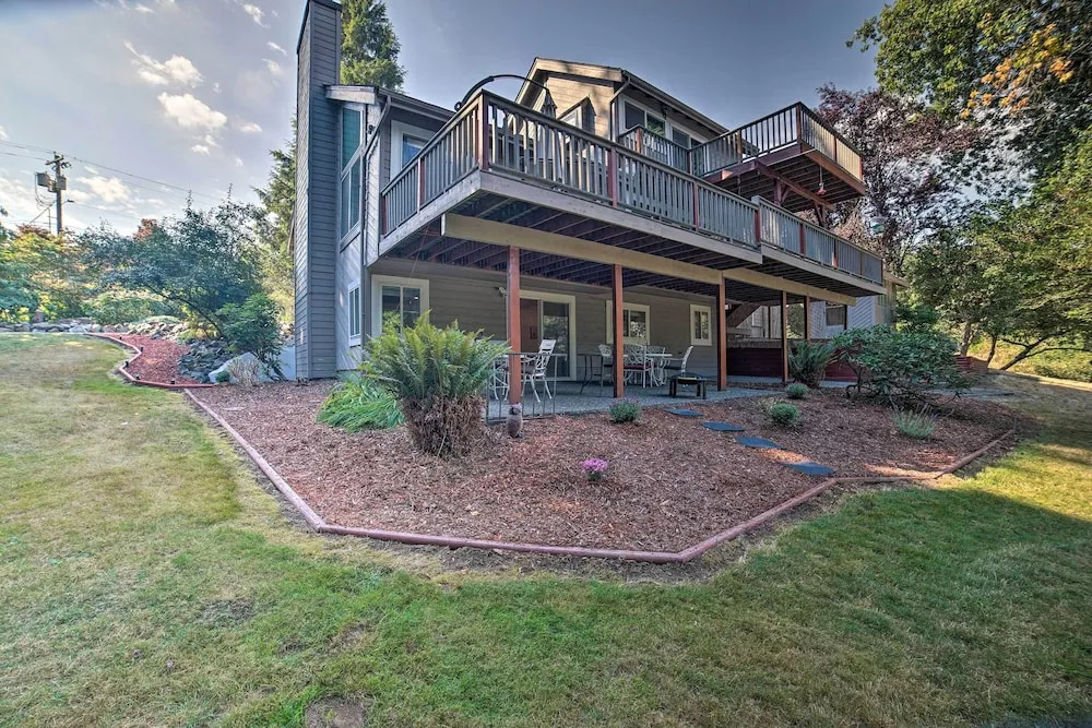Lovely Snohomish Studio Near Boating & Hiking