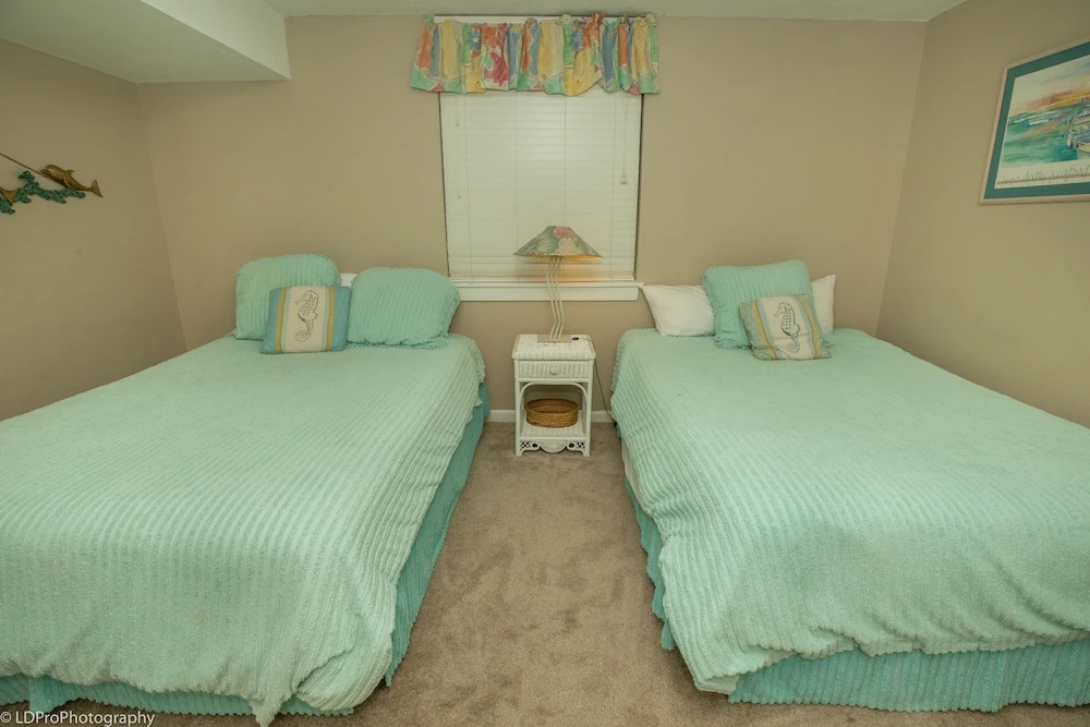 Dolphin Point 601B - 2 Br Condo