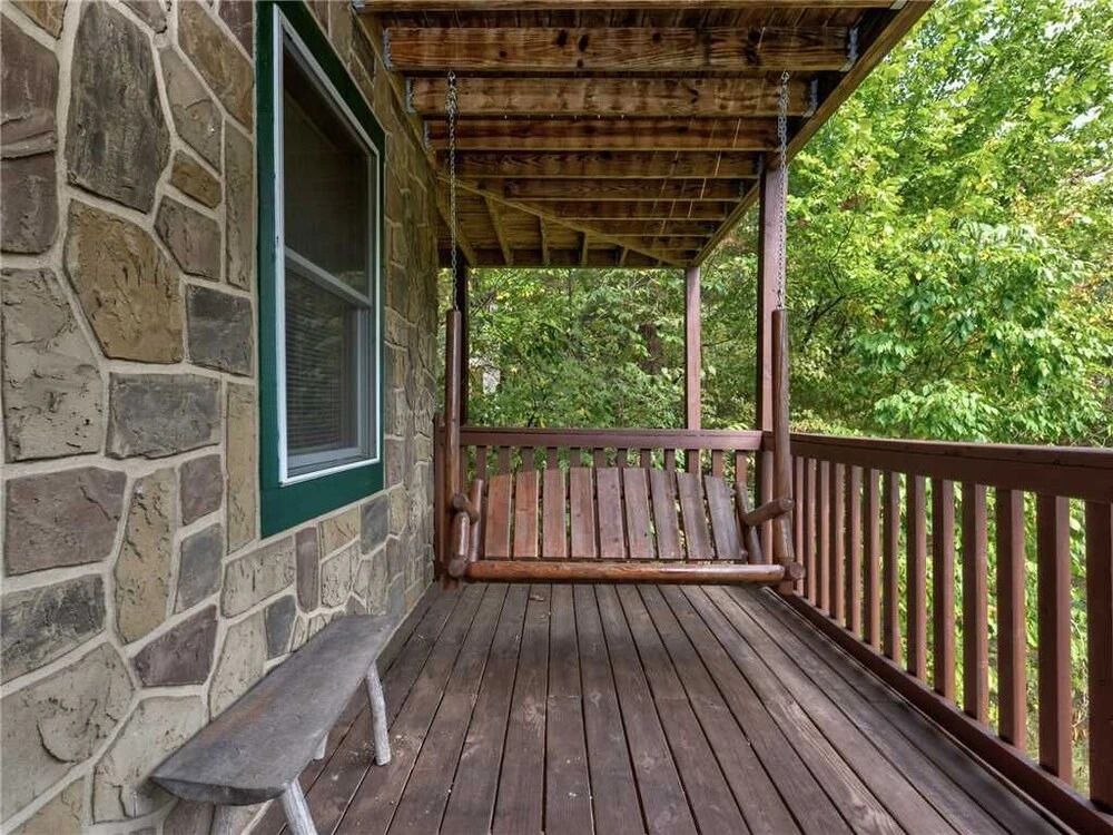 Wilderness Theater and Lodge 3 Bedroom Home with Hot Tub