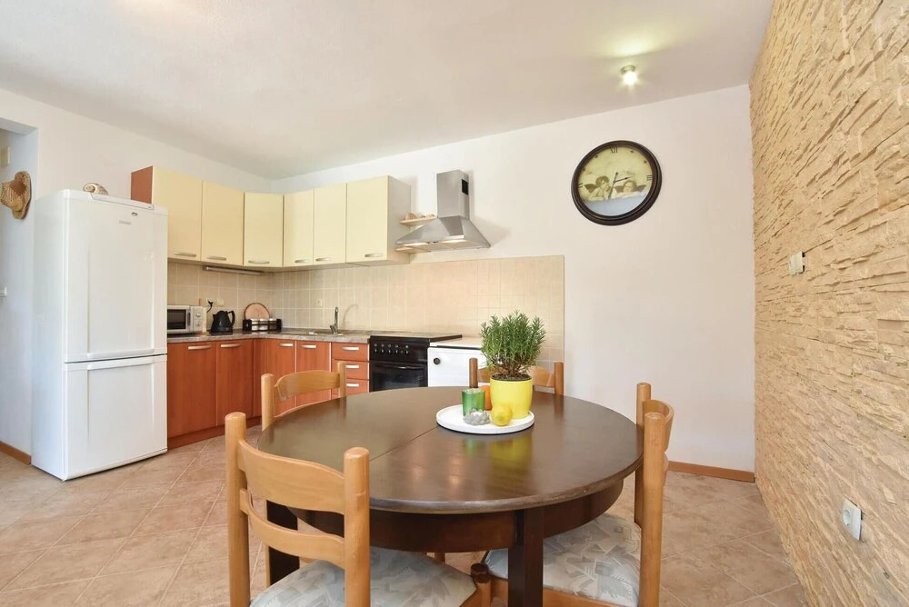 Two-Bedroom Holiday Home In Zastrazisce