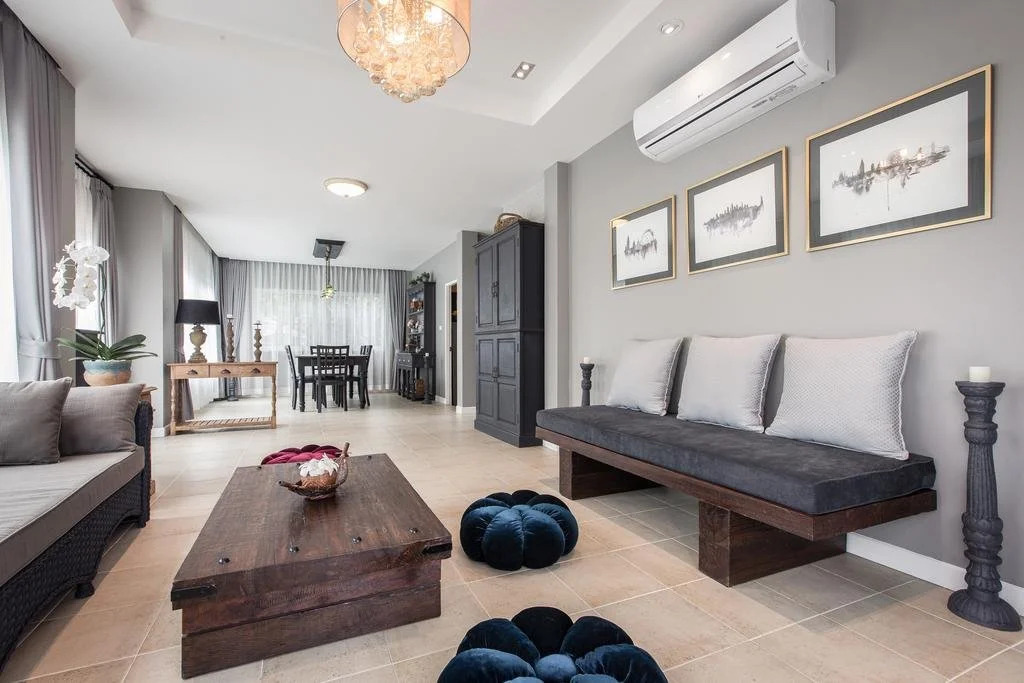 Moon 11 Boutique Home