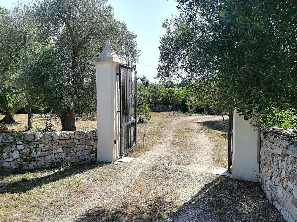 Beautiful Masseria Inside the Country and Near the sea