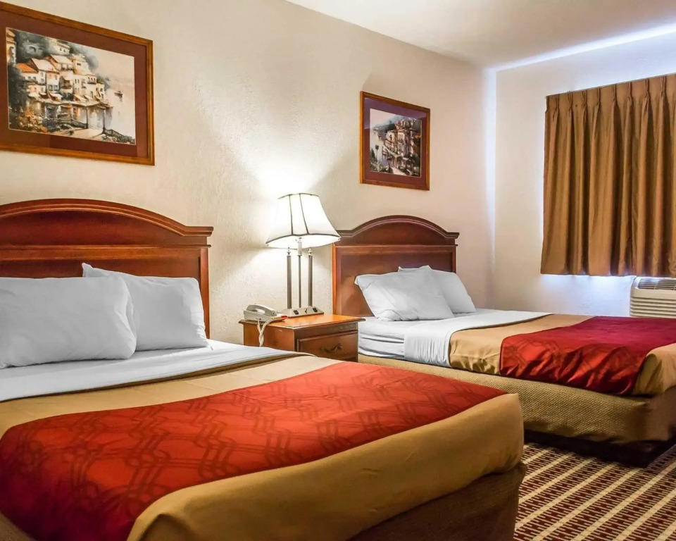 Economy Inn & Suites