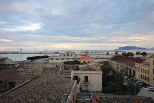 Seaview Apartments