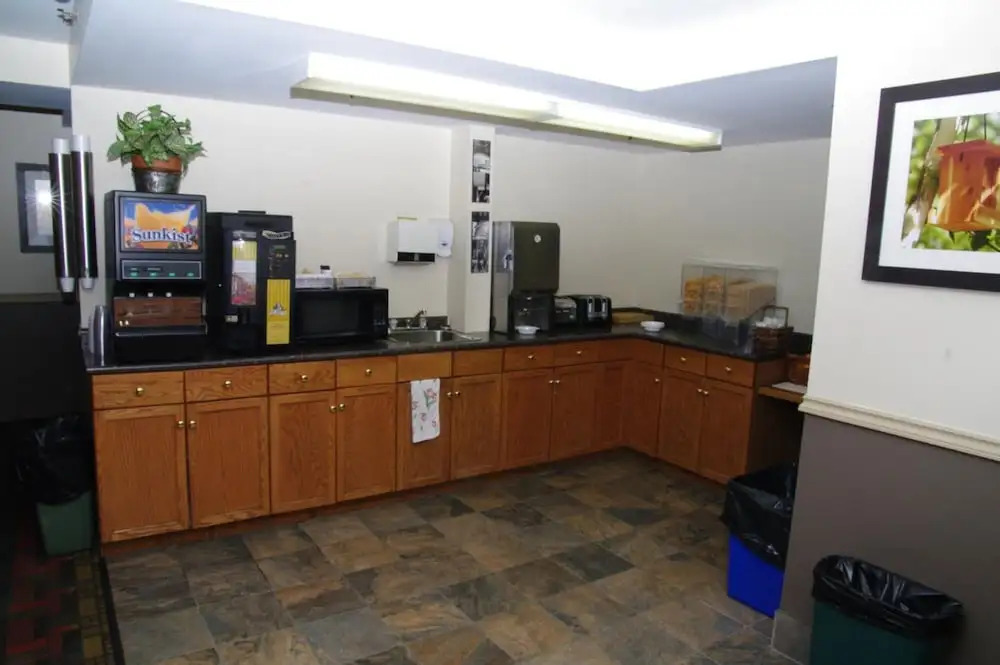 Thompsons Best Value Inn & Suites