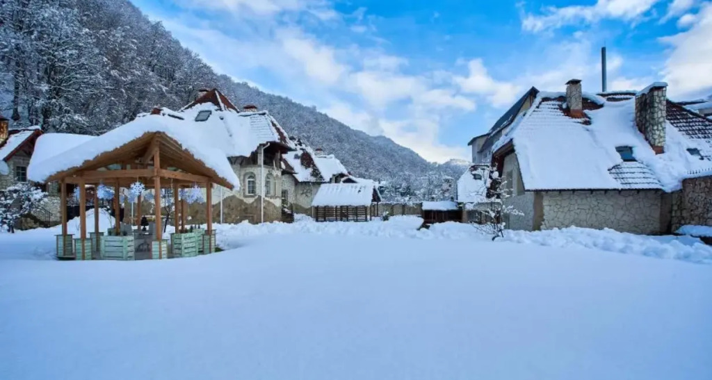 Snow Village (Сноу Вилладж)