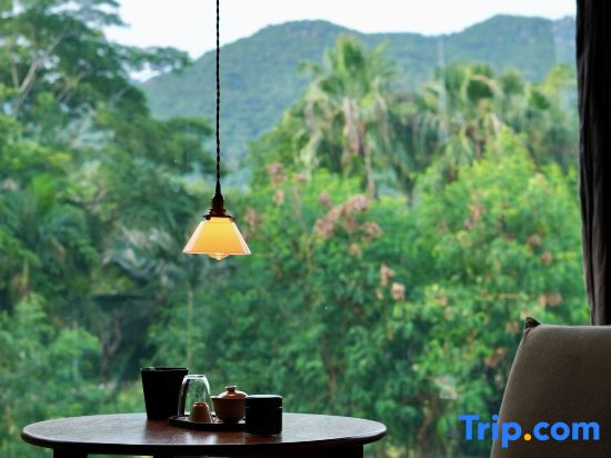 Wonderland Inn, Sanya