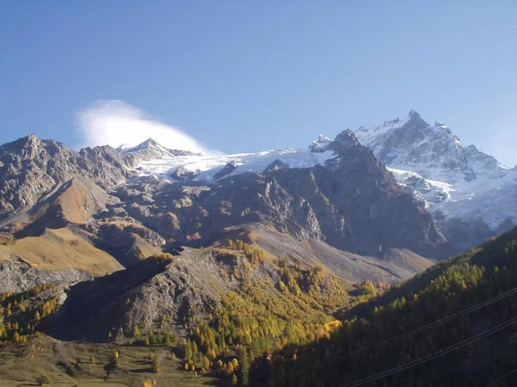 Mountain Lodge in Alps-chez Philippe, Panoramic-Village, Renting, view over Glaciers