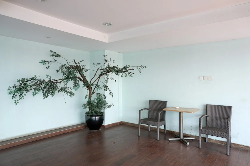 Wonderful 2BR Apartment at Belmont Residence Puri