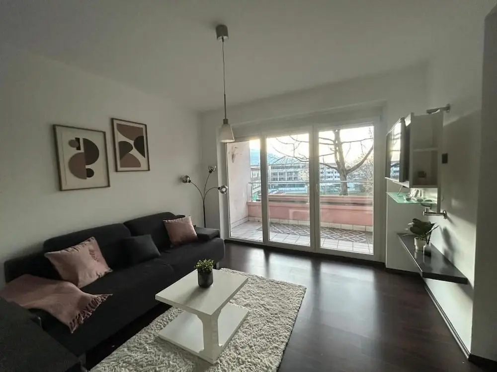 FarawayHomes Studio Bruck 17
