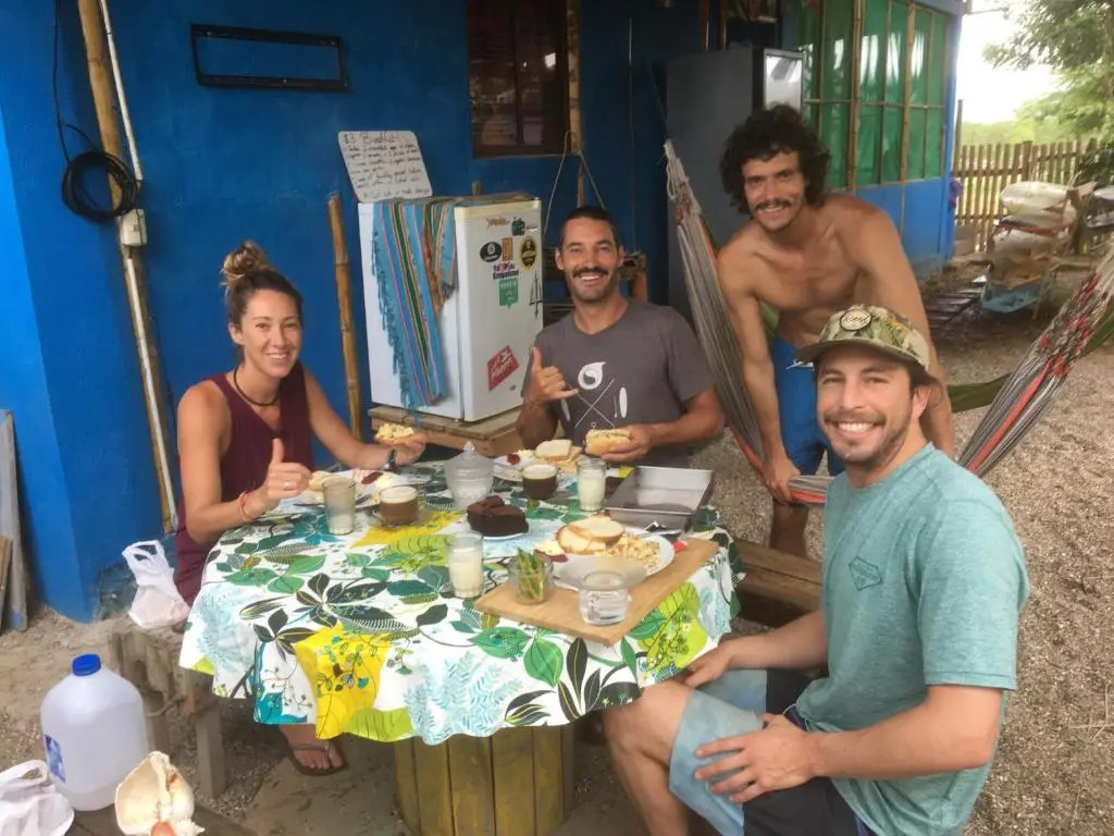 Hostal Puerto Engabao "El Surf Shelter"
