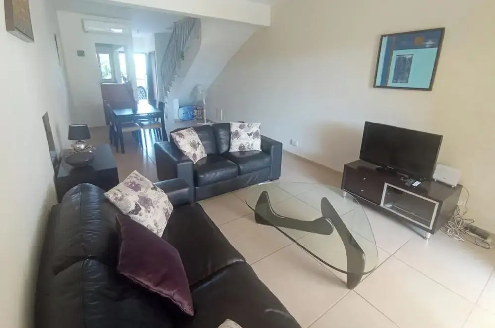 2 Bedroom House Sleeps 6 - Pool, Hot Tub, Garden