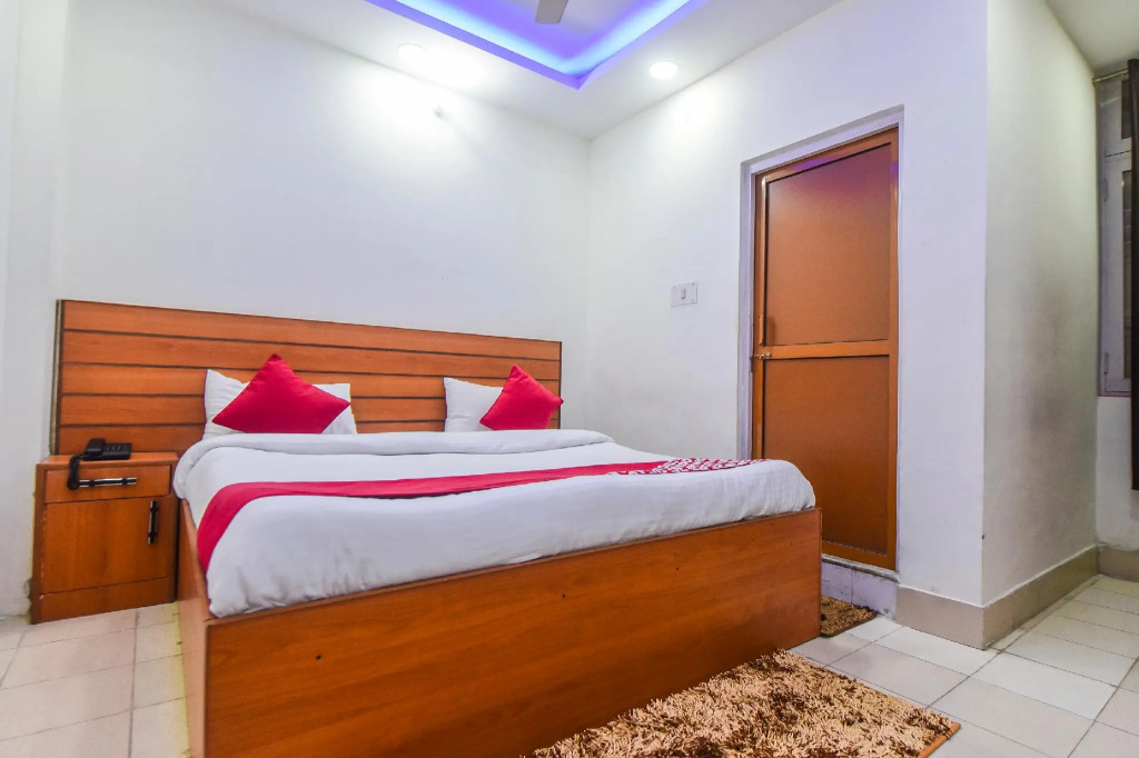 OYO 12846 Hotel Sunita