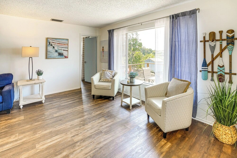 1 Mi to Downtown Lake Placid: Waterfront Retreat!