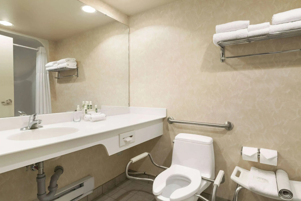 Travelodge by Wyndham Spruce Grove