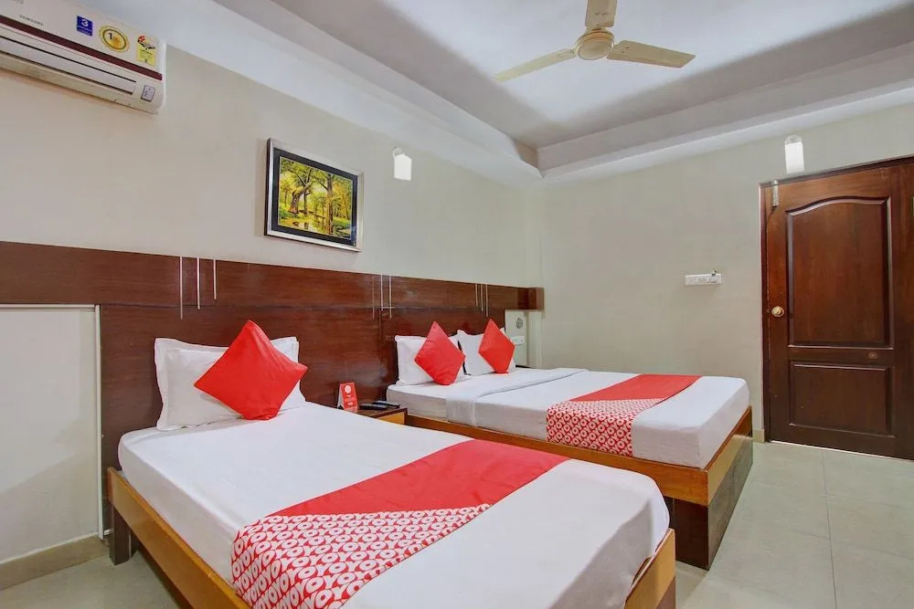 OYO 958 Hotel Greenwood Inn