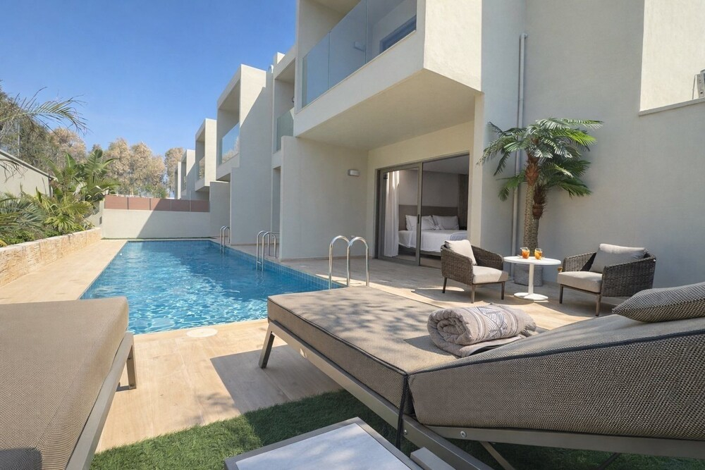 Oasis Luxury Suites