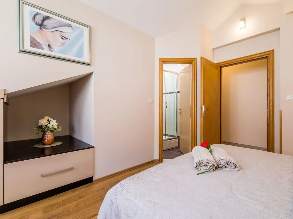 Modern Apartment in Korčula with Terrace
