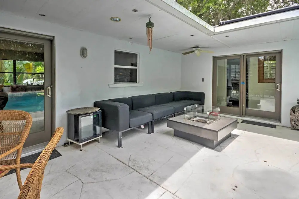 Sarasota House w/ Backyard Oasis: 6 Mi to Beach!